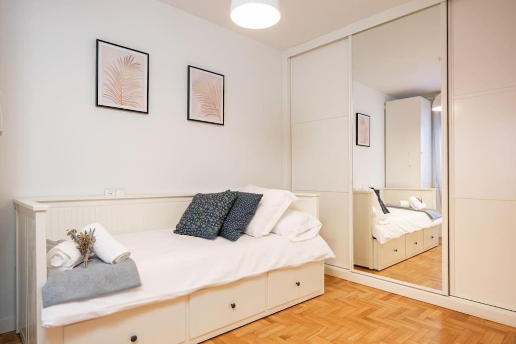 Apartamento Rafaela Хихон Екстериор снимка
