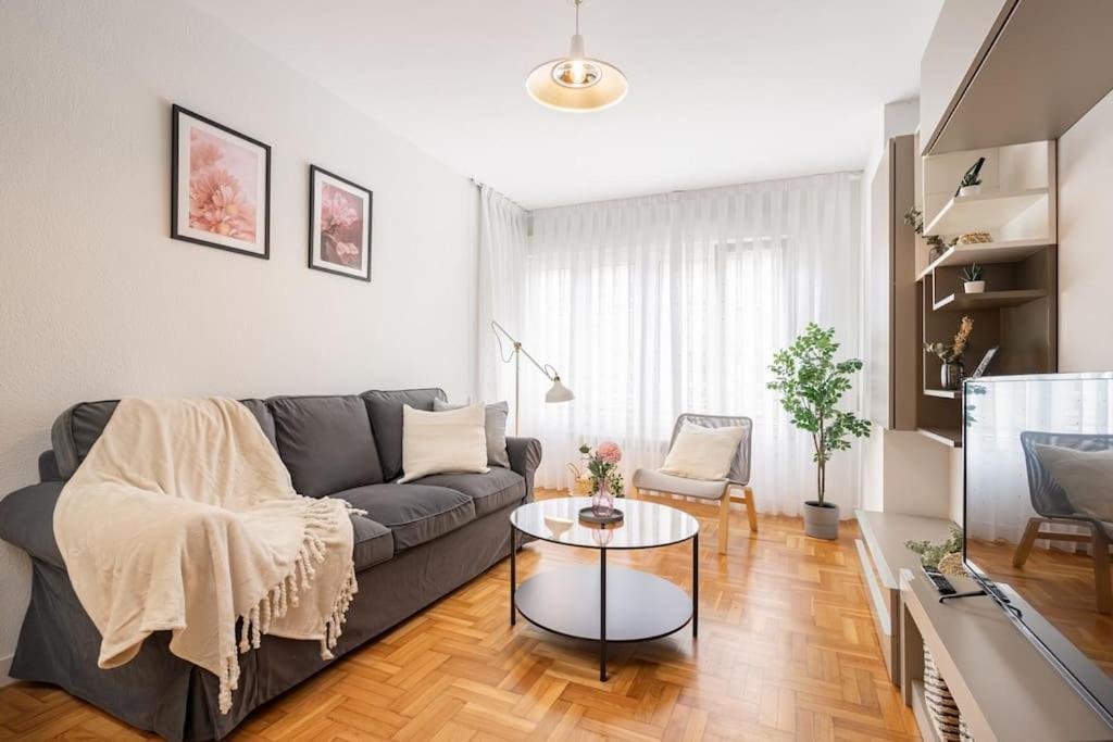 Apartamento Rafaela Хихон Екстериор снимка